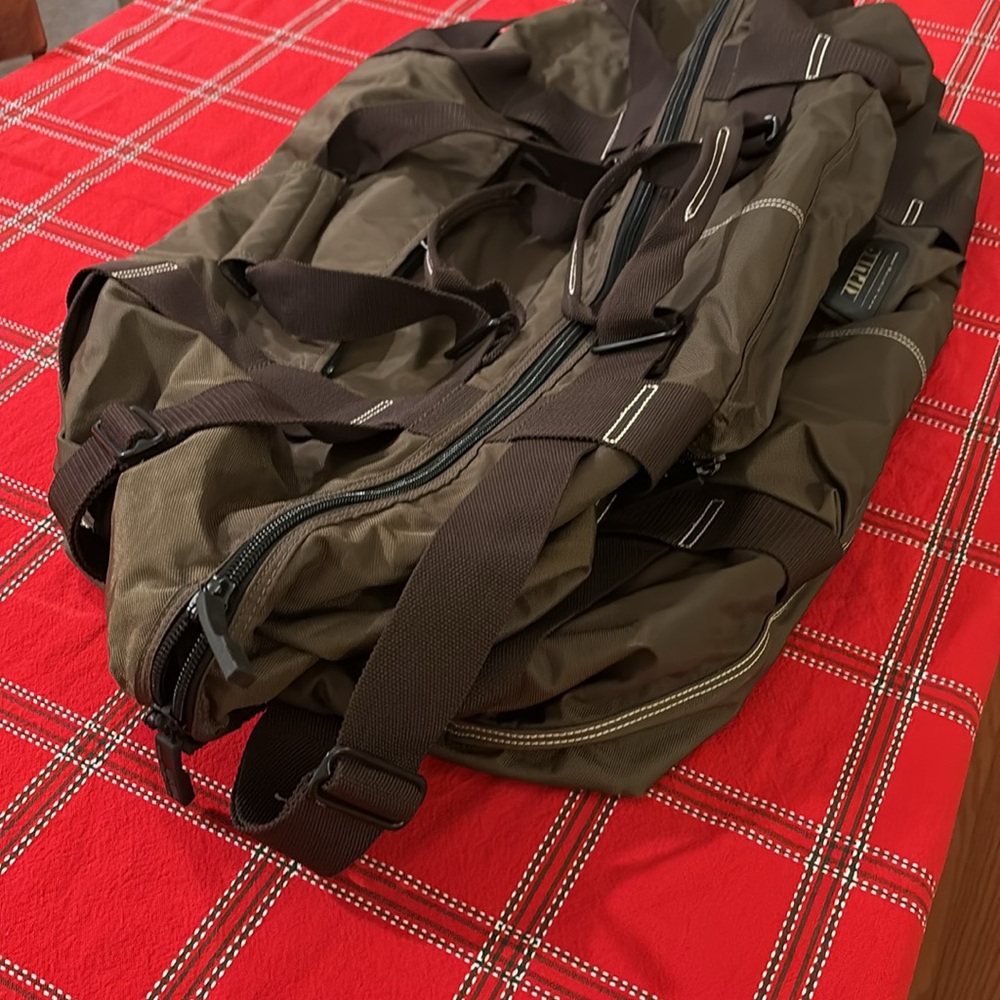Excellent duffle bag. - Picture 6 of 7